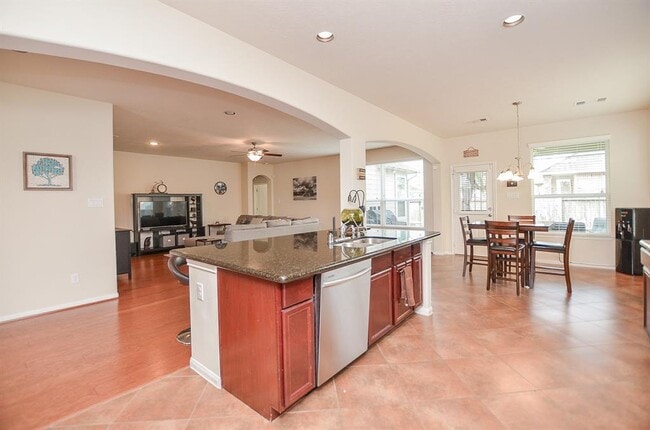 Building Photo - 24923 Diamond Ranch Dr