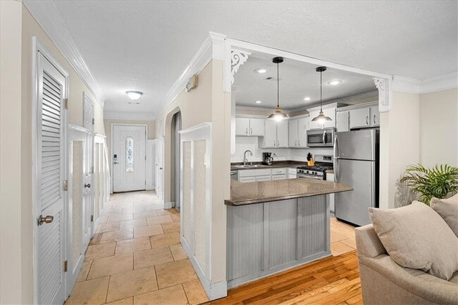 Building Photo - 1052 Travelers Trail