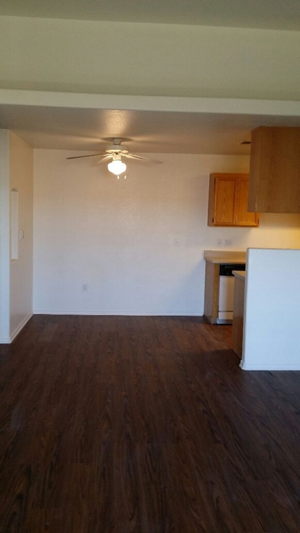 Building Photo - We Pay Referrals - A Move-In Ready Condo!