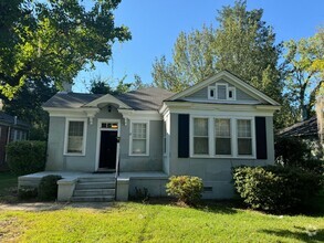 Building Photo - Adorable Bungalow