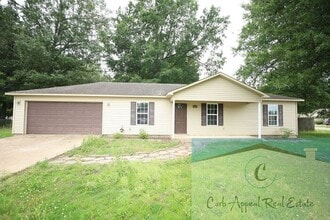 Building Photo - Beautiful 3 bed / 2 bath home - Brookland!