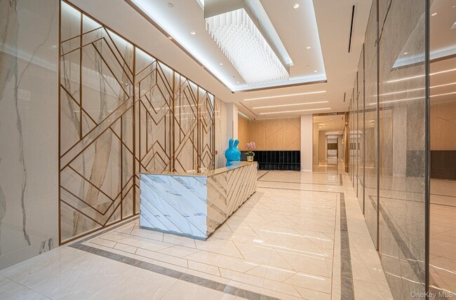 Building Photo - 136-18 Maple Ave