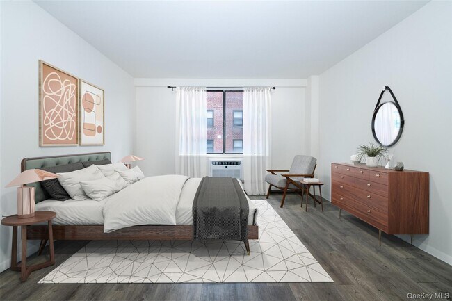 Building Photo - 7 Lake St