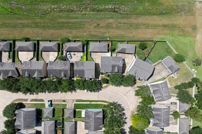 Building Photo - 16879 Mammoth Springs Dr
