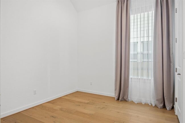 Building Photo - 1221 Texas Ash Ln