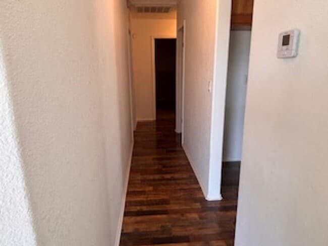 Building Photo - Corner lot in Golden Hills 3bdrm, 2 bath