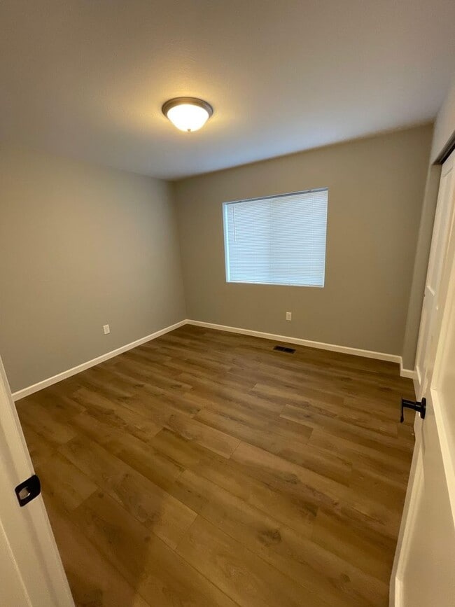 Building Photo - 2506 Landmark Dr