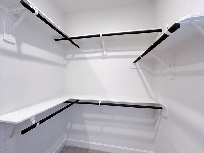 Building Photo - 5406 Holly Holw Ln