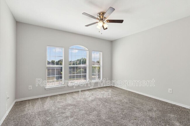 Building Photo - 5100 Brookside Dr