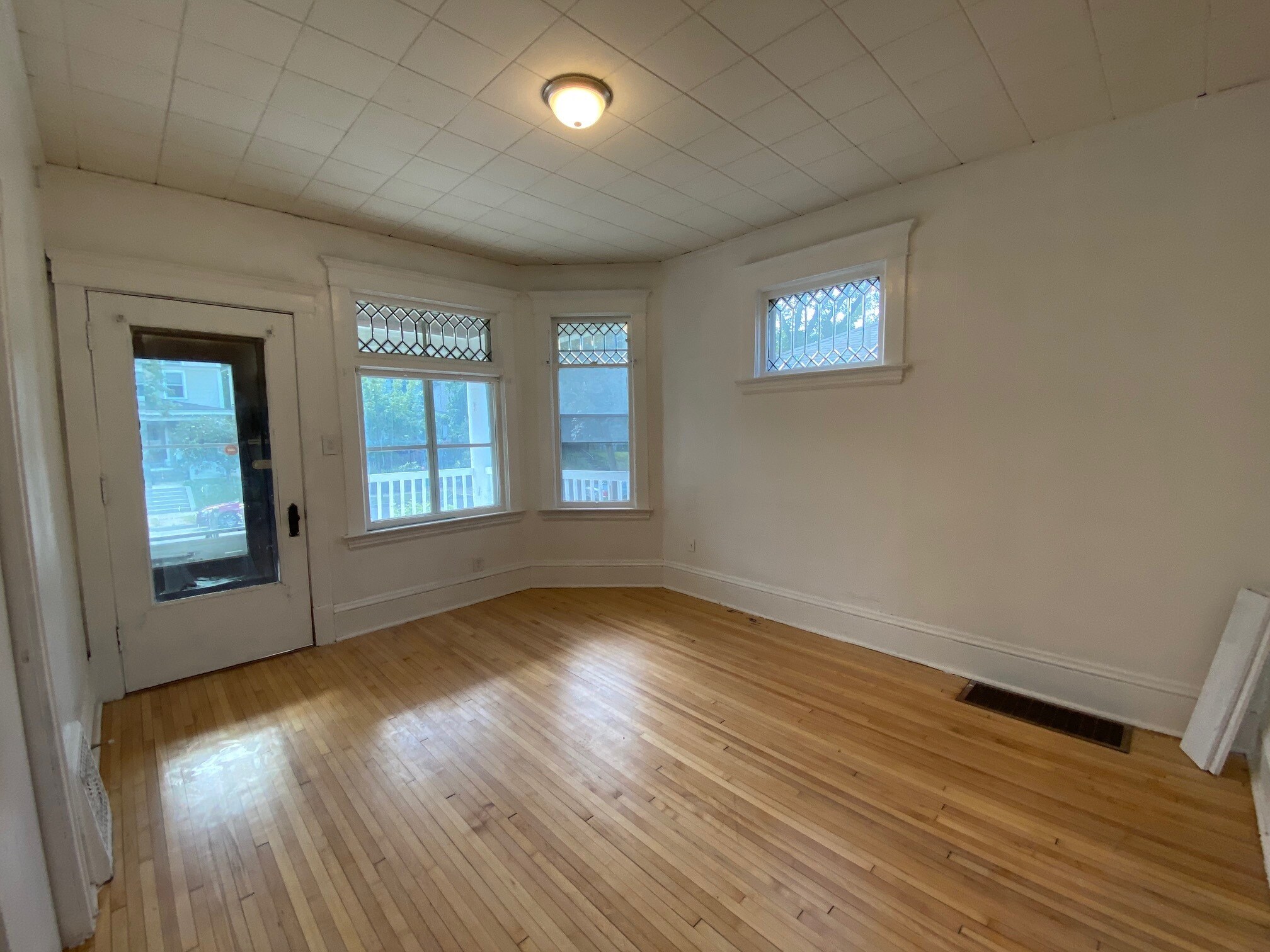 Building Photo - 2621 Colfax Ave S