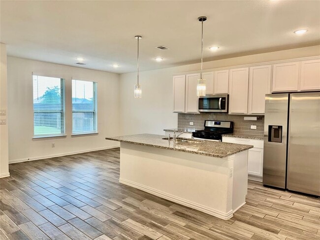 Building Photo - 31331 Whitfield Ct