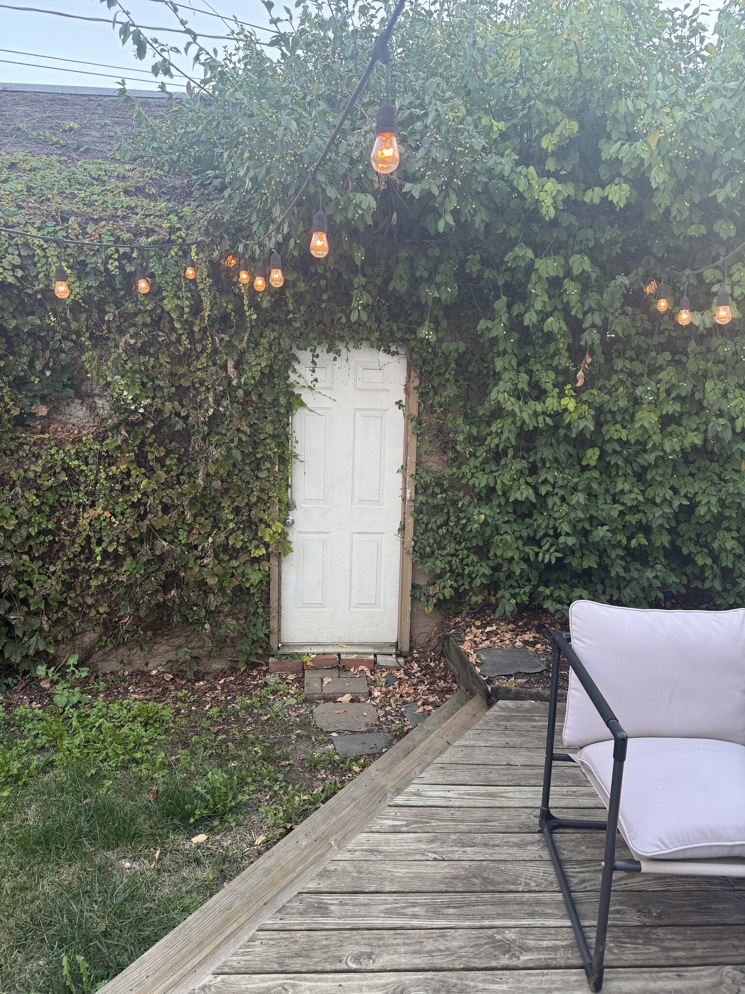 Building Photo - 553 Elsmere St