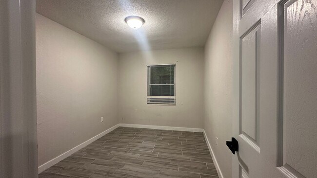 Building Photo - 517 San Juan Blvd