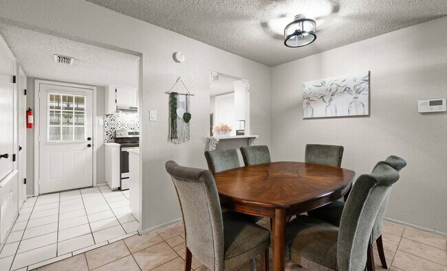 Building Photo - 11934 Hearn Rd