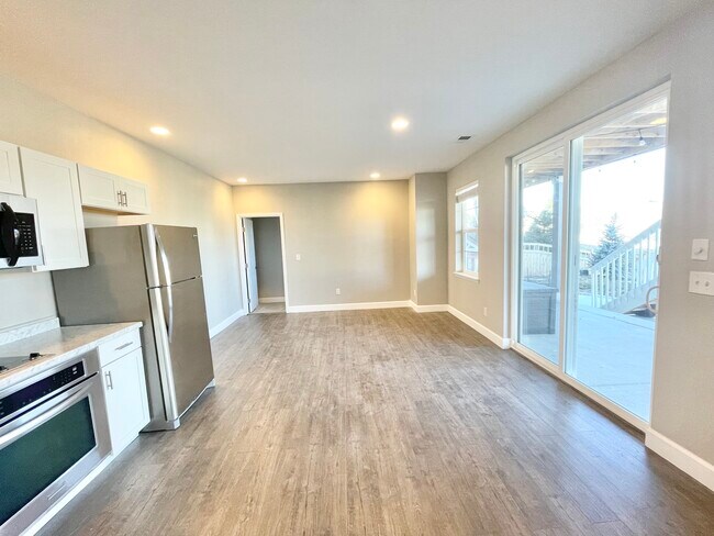 Kitchn/Living - 3009 Eagle Wing Way