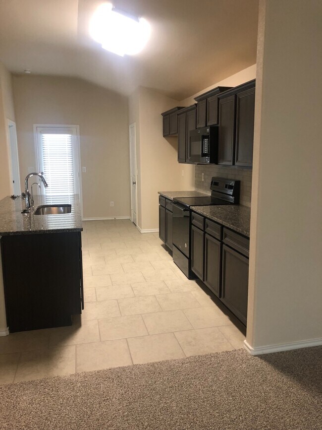 Building Photo - Newer Construction in CISD