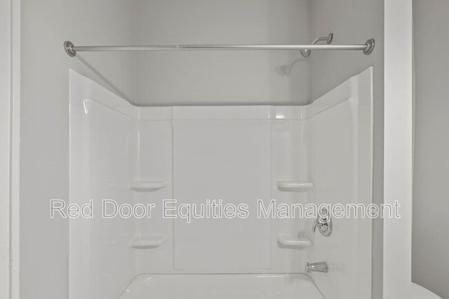 Building Photo - 1155 N Columbus St