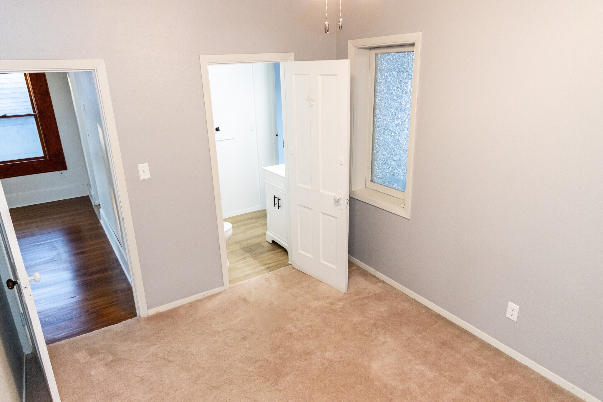 Building Photo - 711 S Phillips Ave