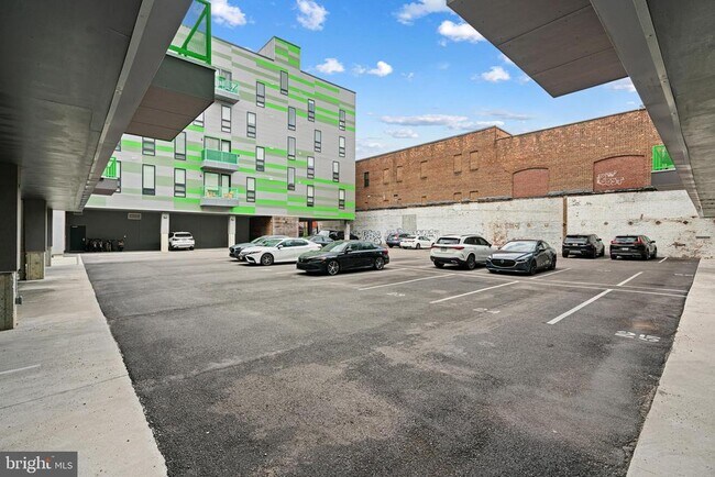 Building Photo - 1501 N 31st St