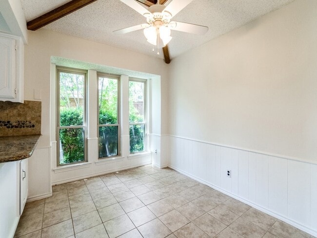 Building Photo - 207 Hemlock Dr
