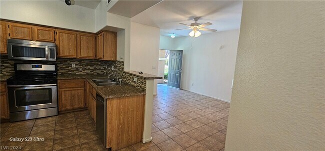 Building Photo - 9050 W Warm Springs Rd
