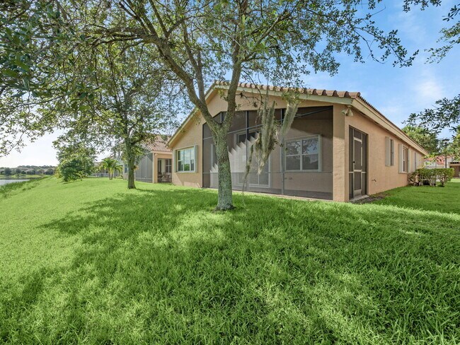 Building Photo - 1863 SW Jamesport Dr