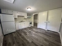 Building Photo - 3216 Gleason Dr