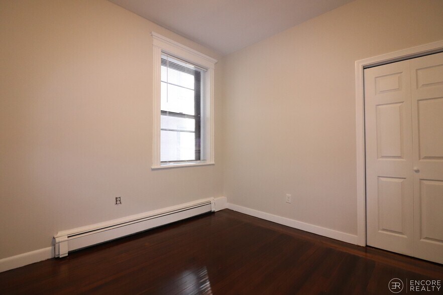 Building Photo - 31 Stearns Rd