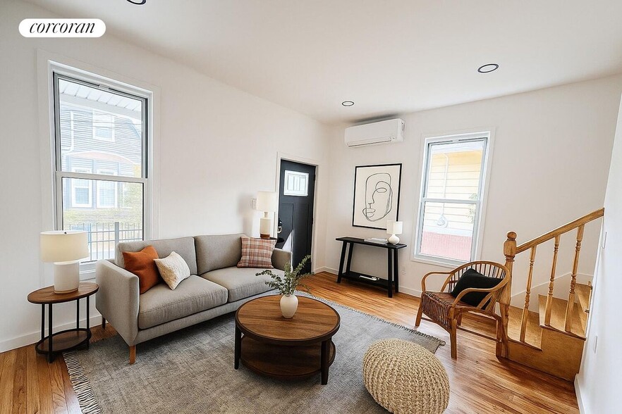 Primary Photo - 14 Vermont Ct