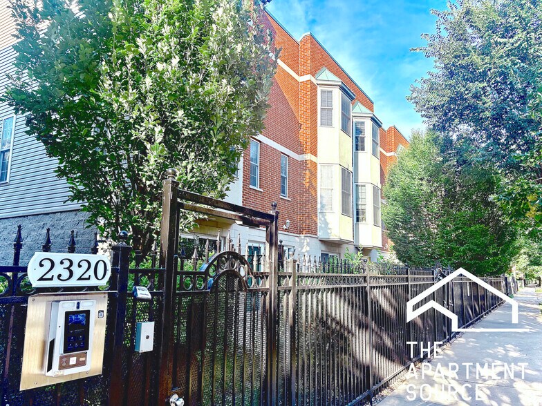 Primary Photo - 2320 W Adams St