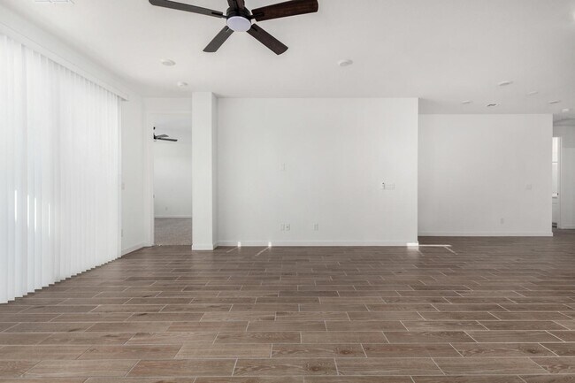 Building Photo - 17824 W Vogel Ave