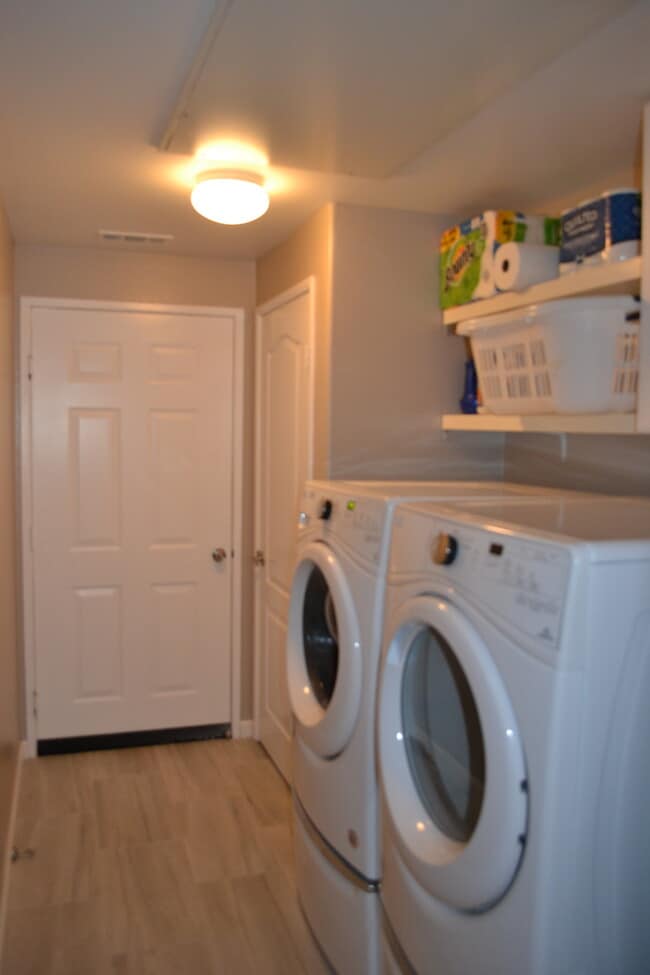 Building Photo - Elisa Ln