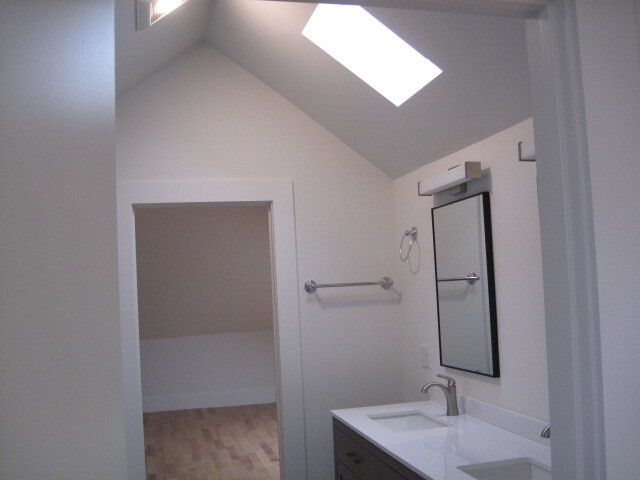 Building Photo - 20 Beechwood Ave