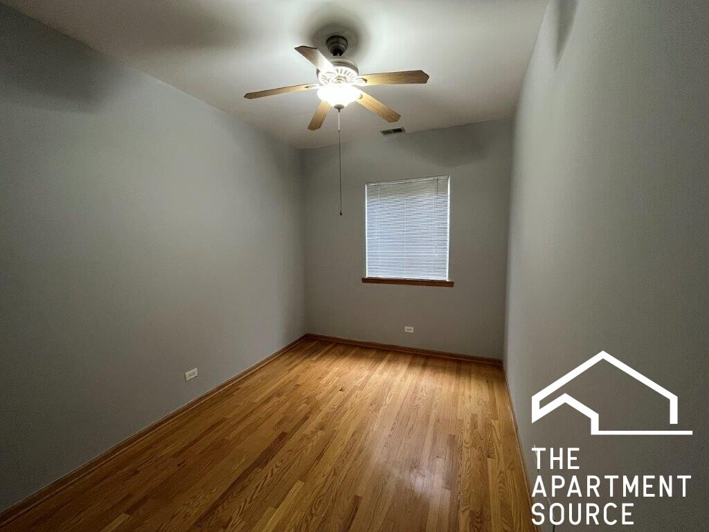 Building Photo - 1918 W Cermak Rd