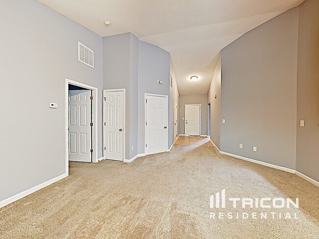 Building Photo - 6868 Merrywood Dr
