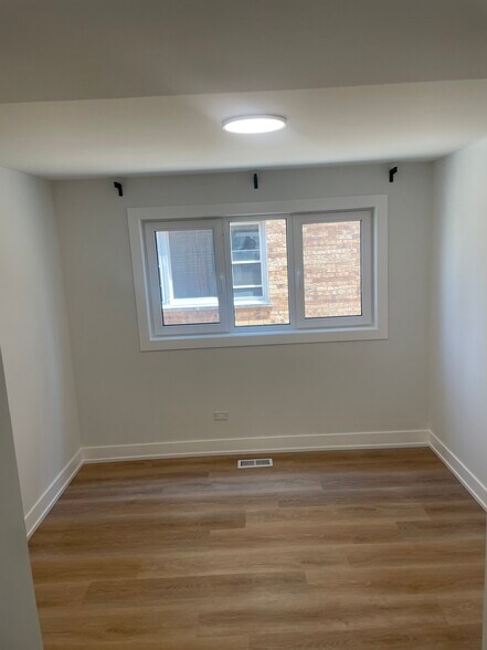 Building Photo - 7854 W Cahill Ter
