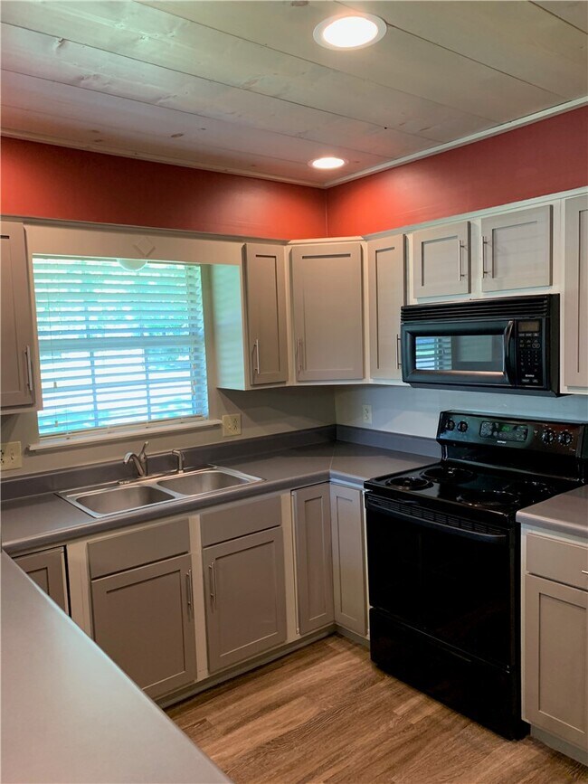 Building Photo - 461 N Garrett St