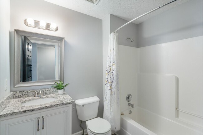 Building Photo - Beautiful end unit in sought-after Nashboro Village