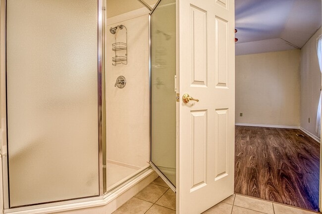 Building Photo - 3 Bedrooms and 2 full baths make the perfect layout for everyone! Call 501-922-9997 to set up a s...