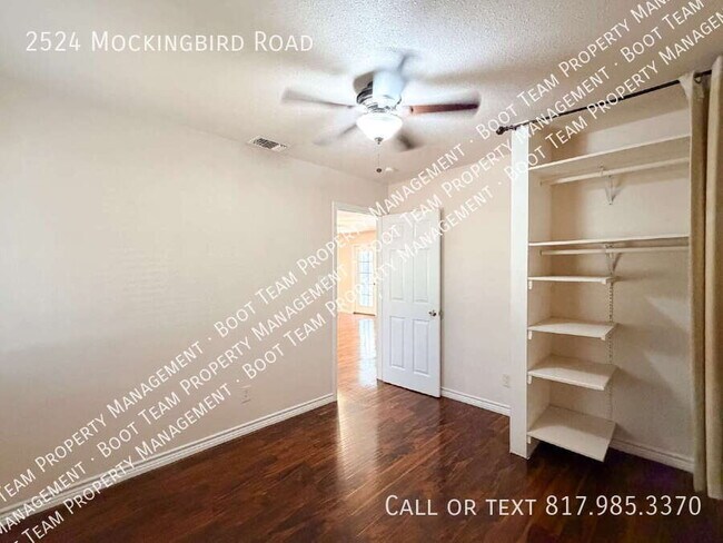 Building Photo - 2524 Mockingbird Rd