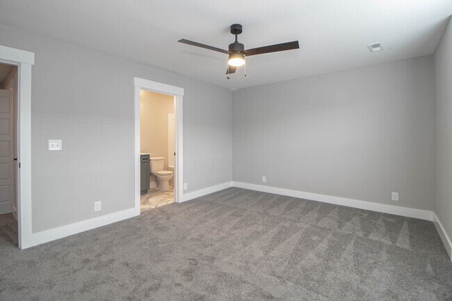 Building Photo - 1604 Jonathan Wade Cir
