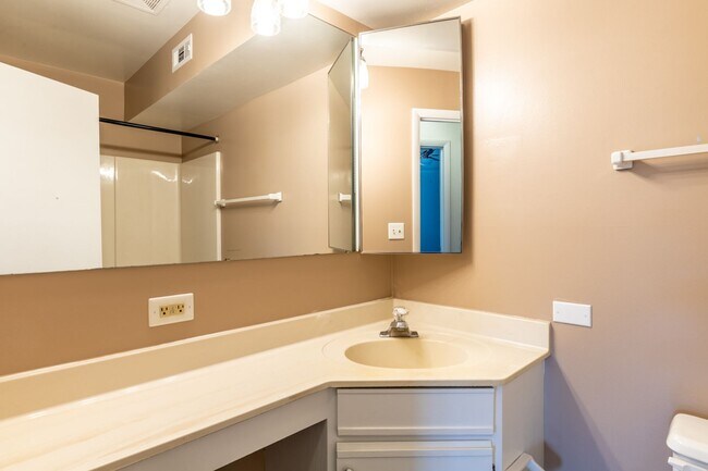 Building Photo - 137 Green Turtle Ln