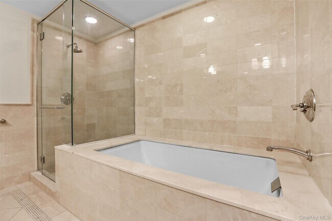 Building Photo - 10 City Pl