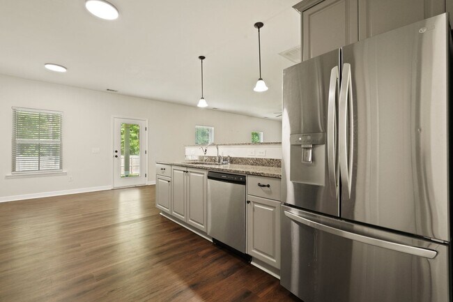 Building Photo - Spacious 4 Bedroom Home With Plenty of Space to Enjoy and Resort-style Amenities in Belmont Glen