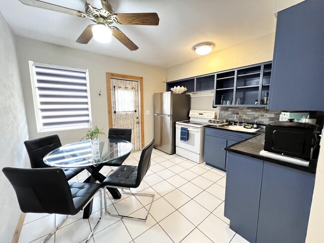Building Photo - 8341 Sunset Dr