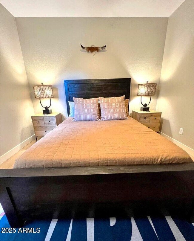 Building Photo - 6119 E Knolls Way N