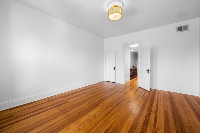 Building Photo - 3314 Auchentoroly Terrace