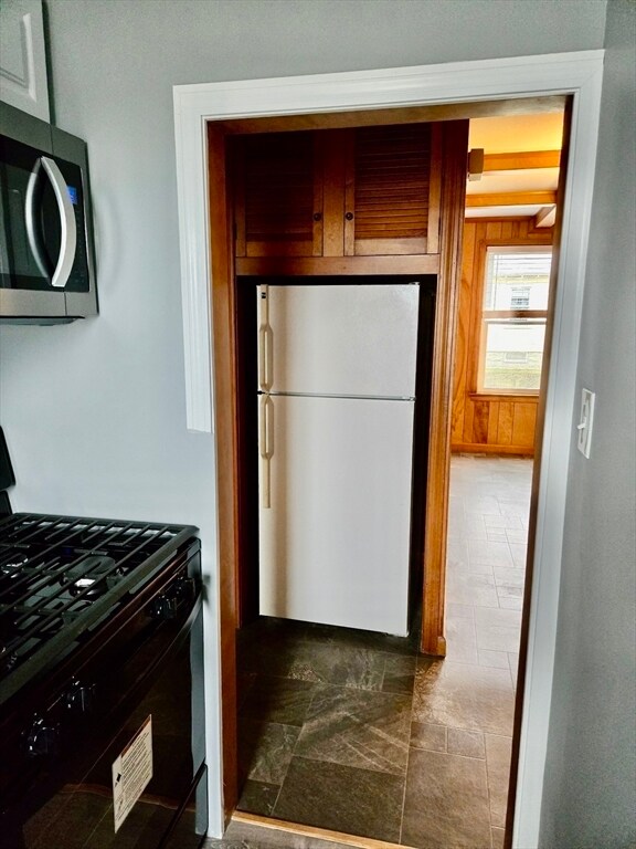 Building Photo - 15 Clara St