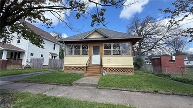 Building Photo - 1253 California Ave