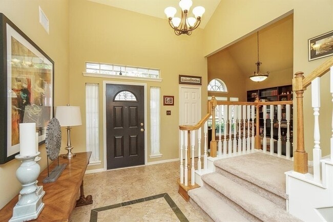 Building Photo - 210 Rolling Plains Dr